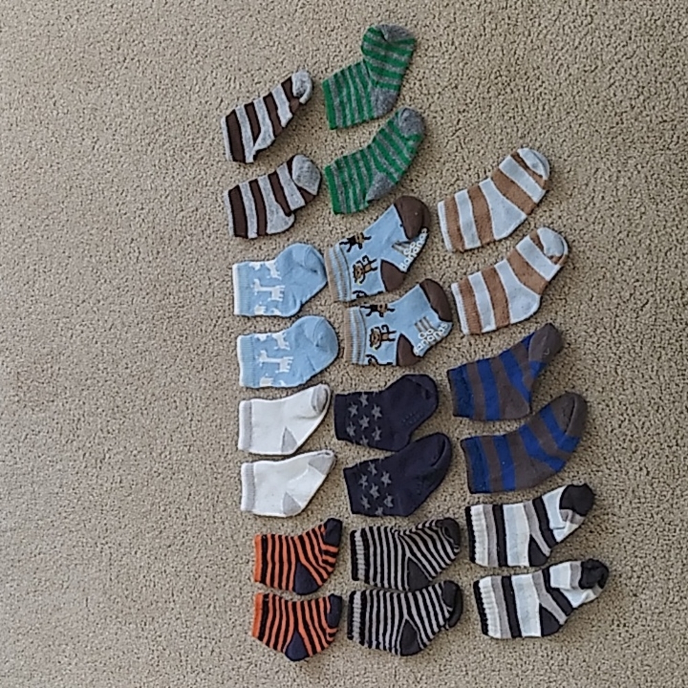 11 pairs baby socks. 3-9 months.